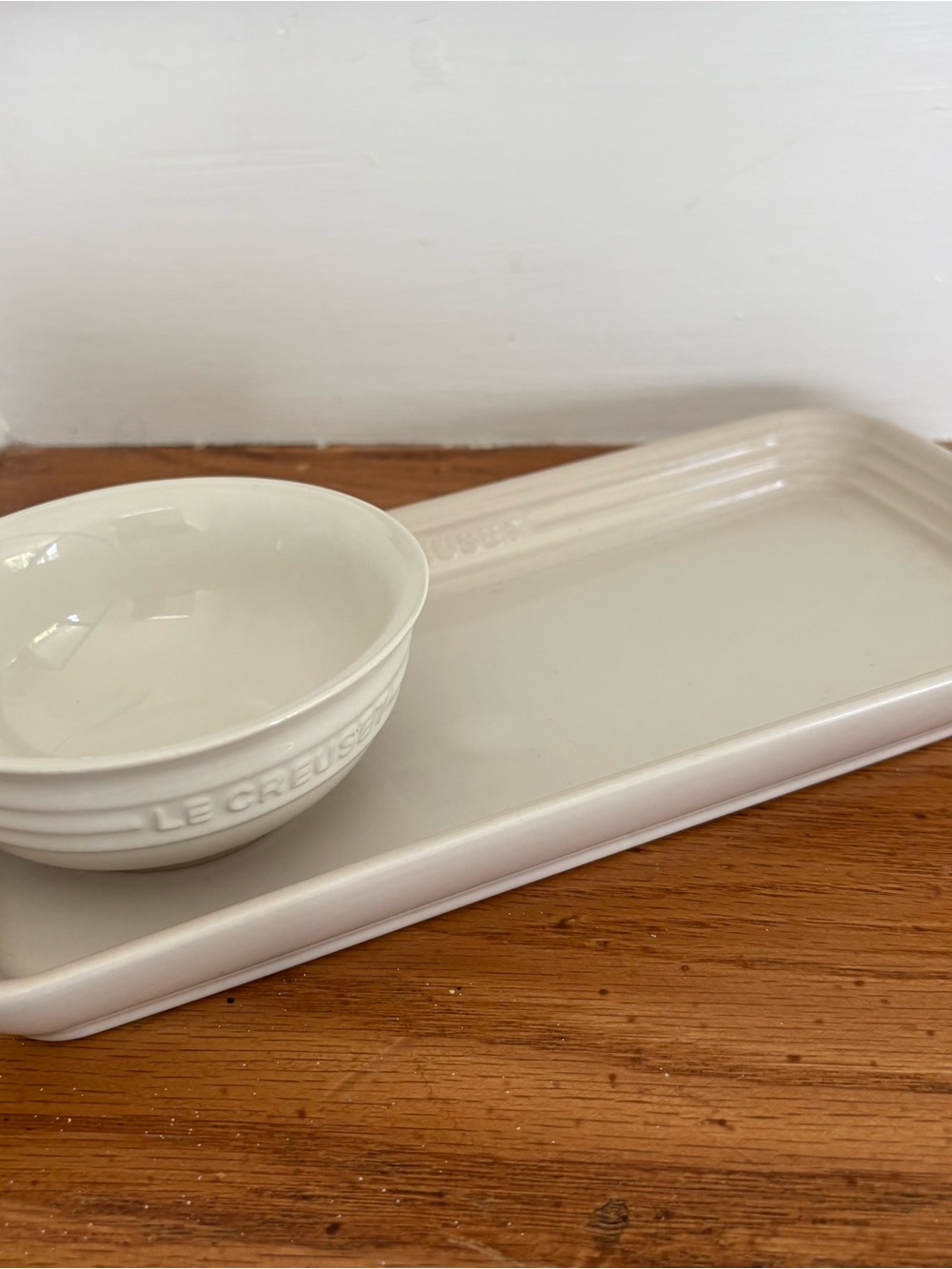 Le Creuset 25cm Rectangular Plate and Dip Bowl, Meringue